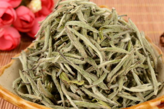 早上喝白茶好吗